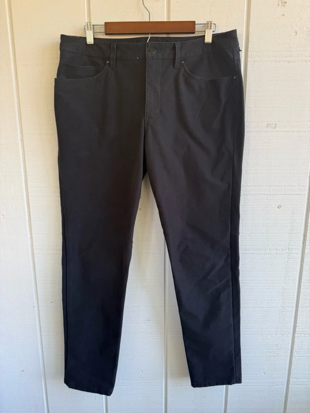 Lululemon Men’s ABC Slim Fit 5 Pocket Black Pants Size 34